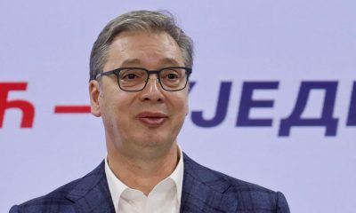 Celebraciones en Serbia tras derrota electoral de Vu?i? ante movimiento estudiantil