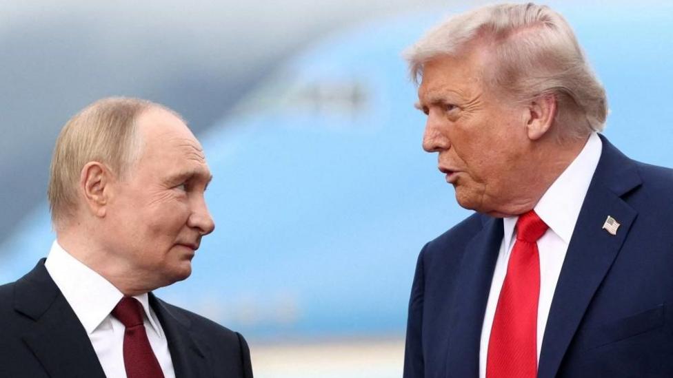 Trump suspende sanciones a Rusia en medio de tensiones con Zelensky