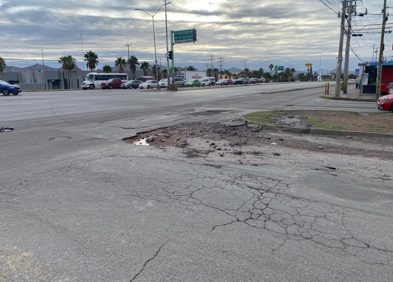 Lluvias generan baches en calles y avenidas de Chihuahua