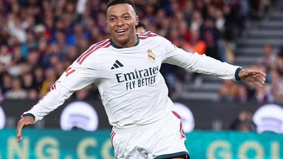 Marcas chinas rompen lazos con Mbappé tras comentarios sobre Mao