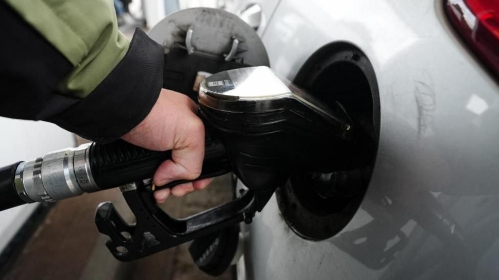 G7 libera 100 millones de barriles de petróleo y diésel tras amenazas de Trump