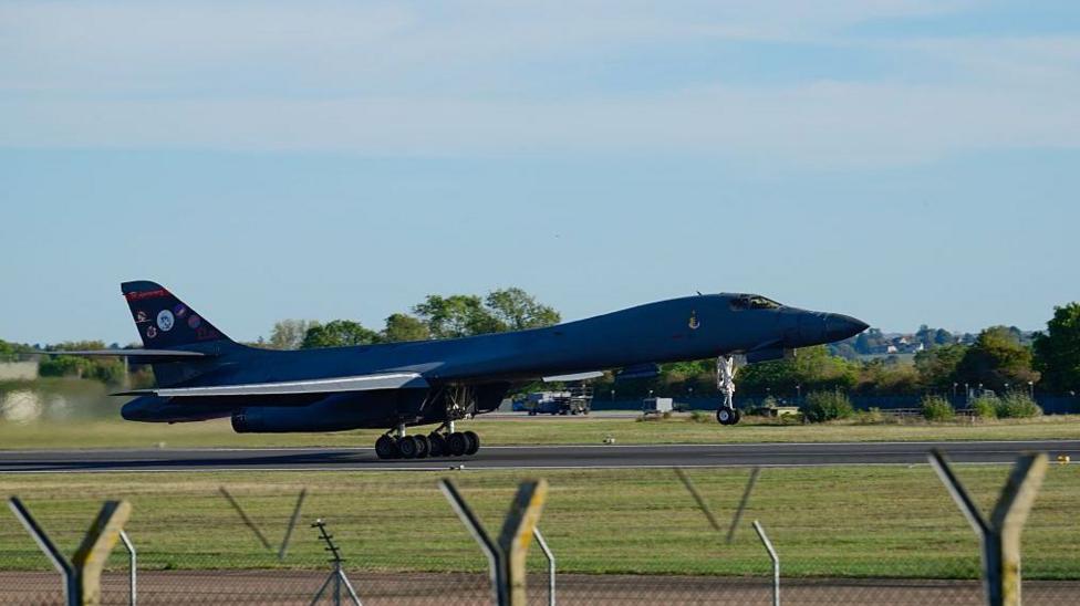 EE.UU. retira bombarderos de base militar británica RAF Fairford