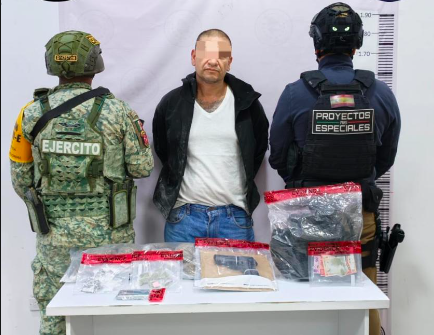 Detienen a presunto distribuidor de droga frente al IMSS en Chihuahua