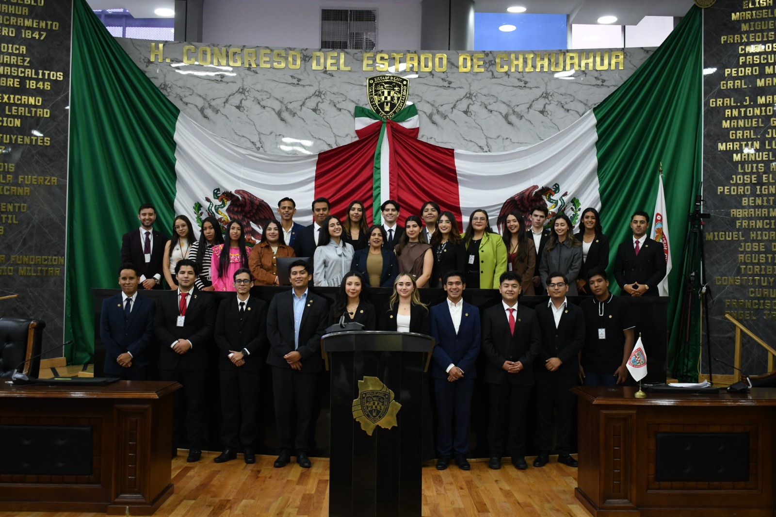 Parlamento Juvenil Chihuahuense 2026 simula sesión legislativa