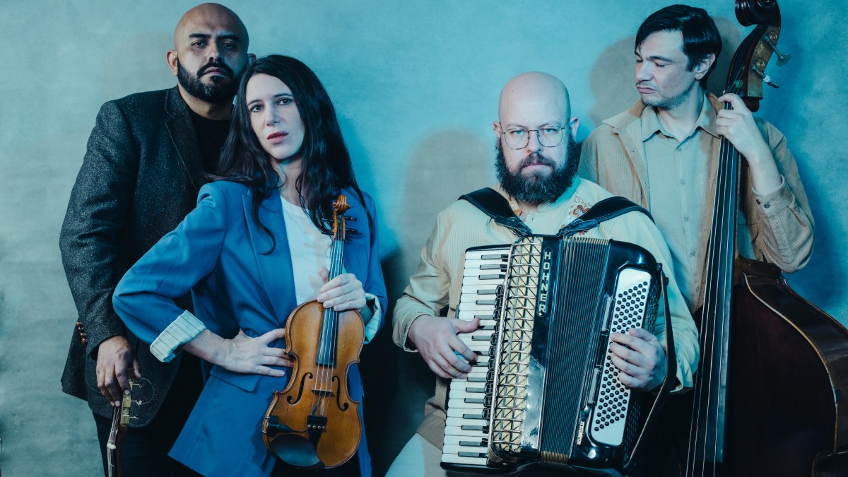 La Mancha fusiona jazz manouche y son huasteco en nuevo disco