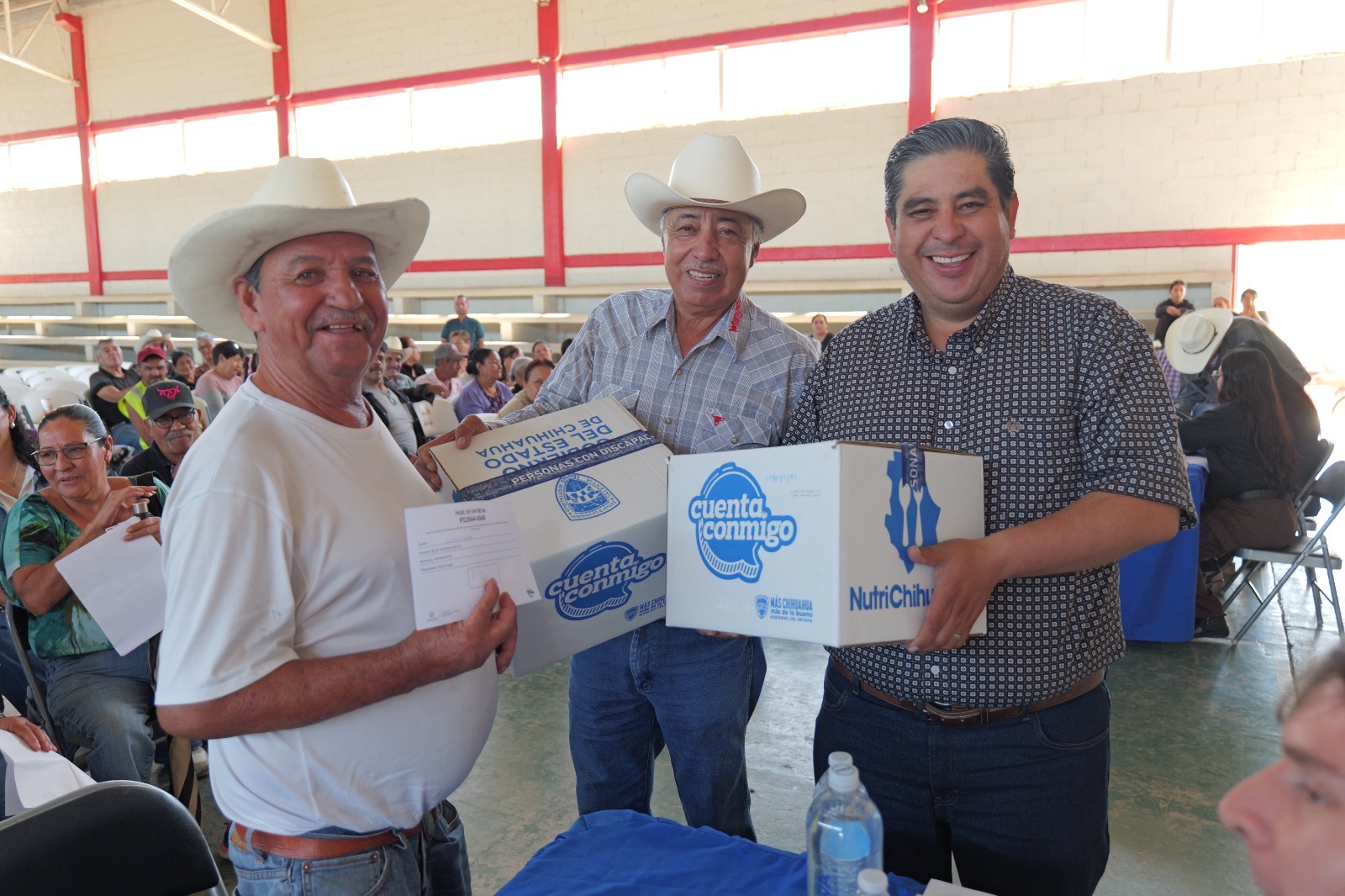 Arturo Zubía participa en entrega del programa NutriChihuahua en Matamoros