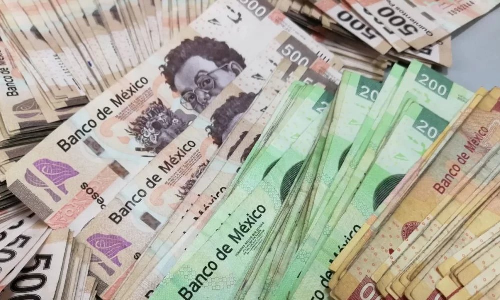 HR Ratings reduce calificación de largo plazo de México