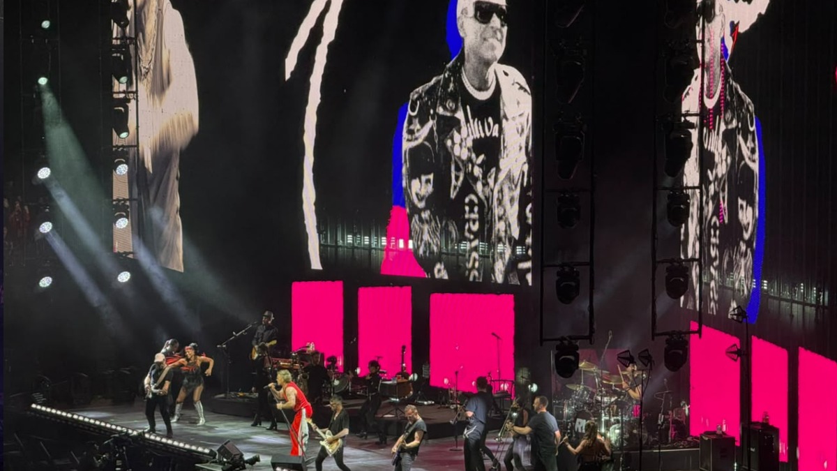 Robbie Williams y Omar Chaparro brillan en el Palacio de los Deportes