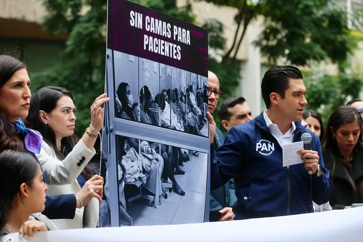 Trabajadores del IMSS rechazan a panistas en protesta
