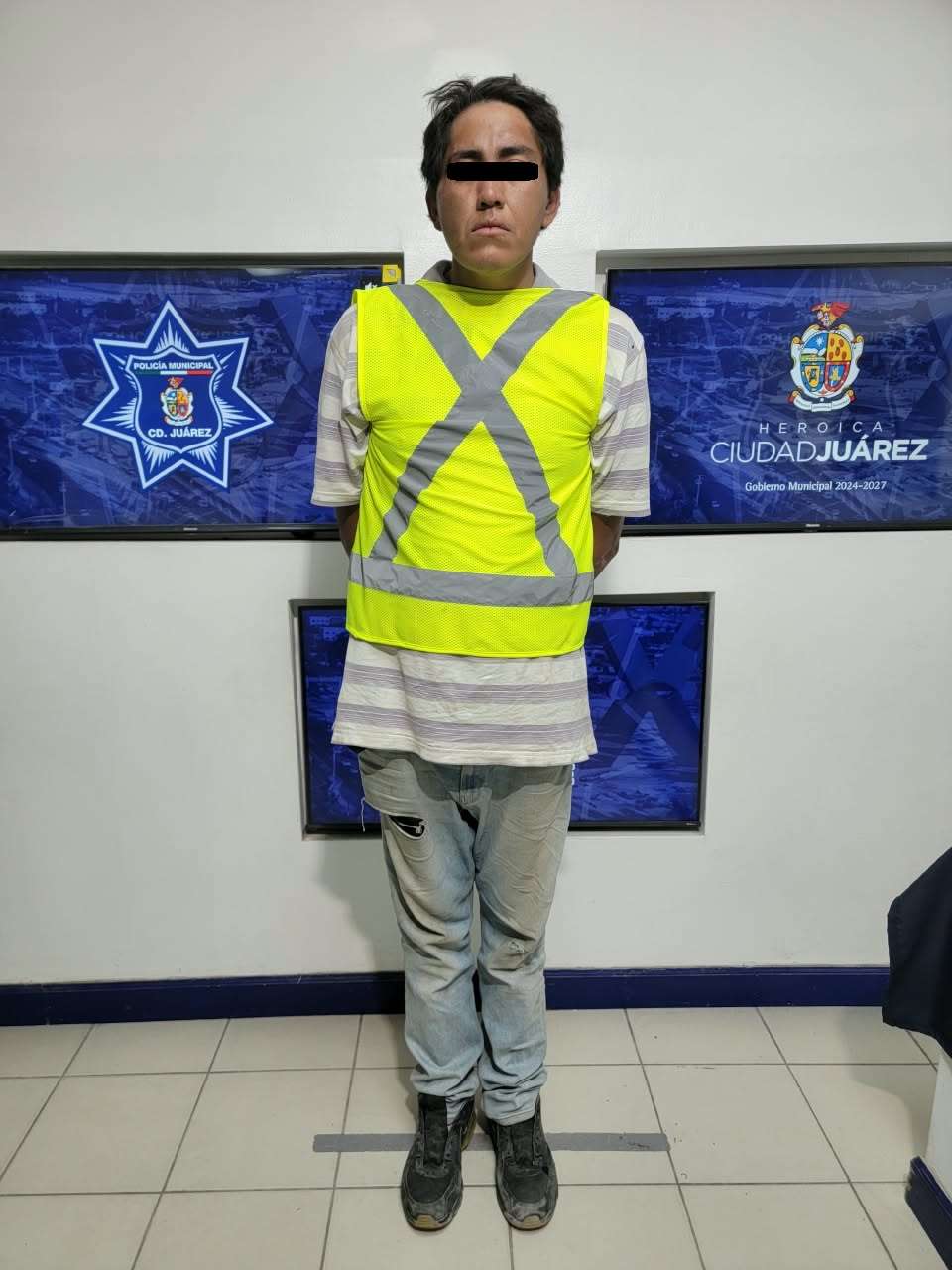 Arrestan a dos por disparar a una vivienda